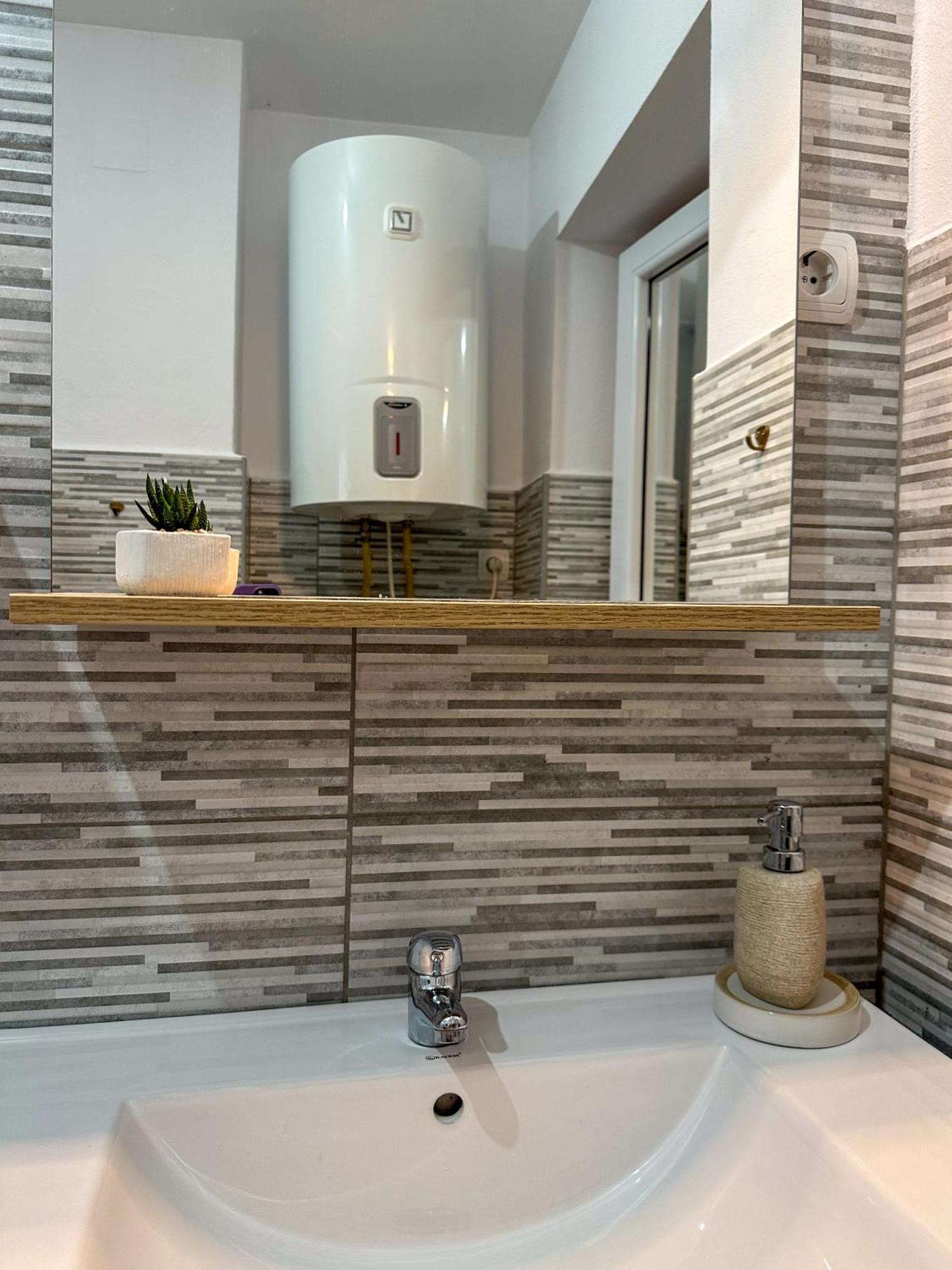 Serenity House Apartments 锡比乌 客房 照片