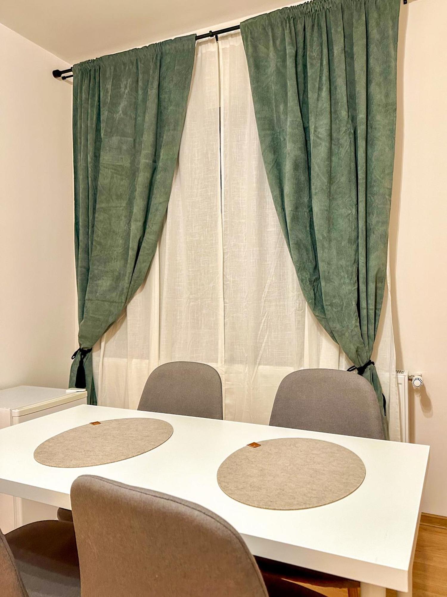 Serenity House Apartments 锡比乌 客房 照片