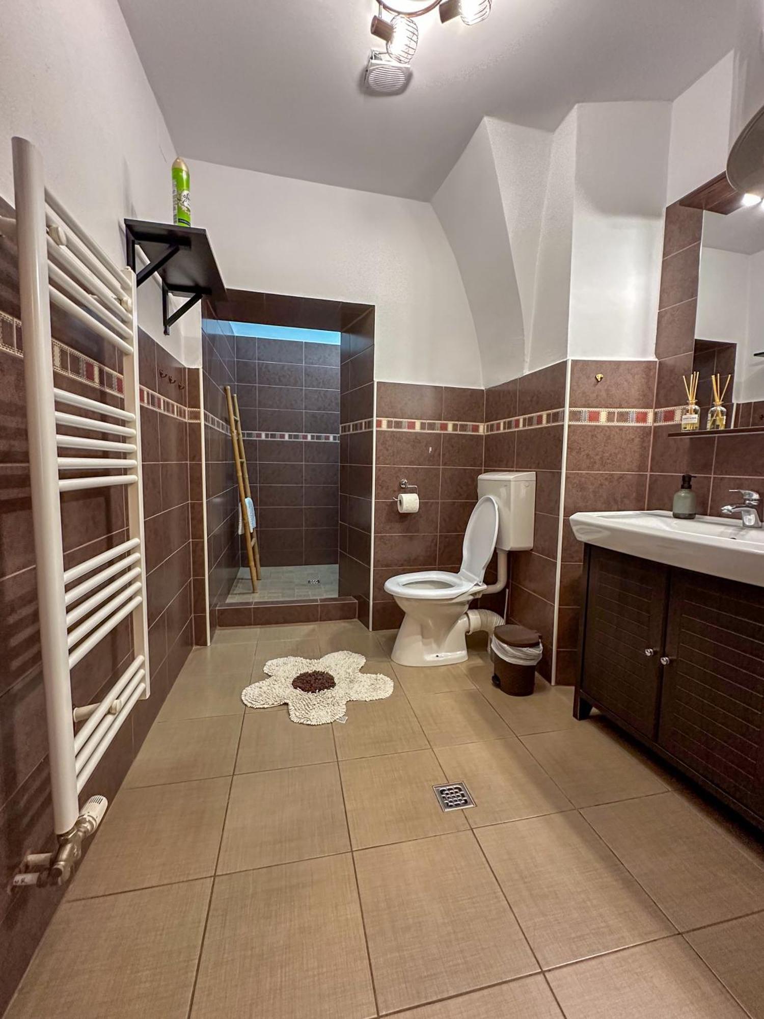 Serenity House Apartments 锡比乌 客房 照片