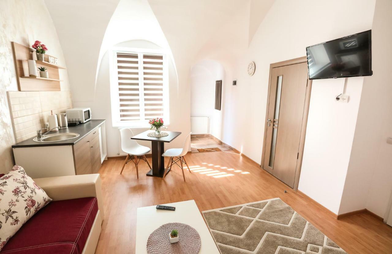 Serenity House Apartments 锡比乌 外观 照片