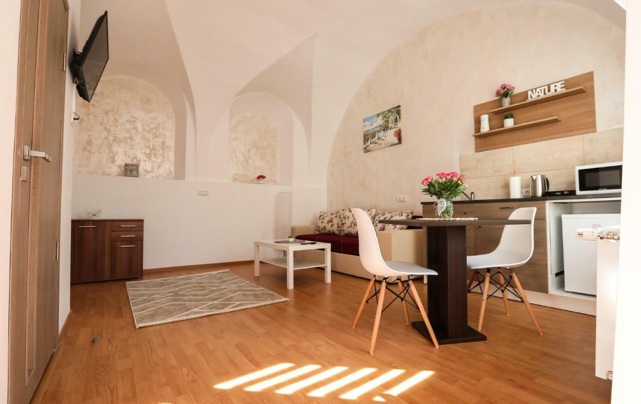 Serenity House Apartments 锡比乌 外观 照片