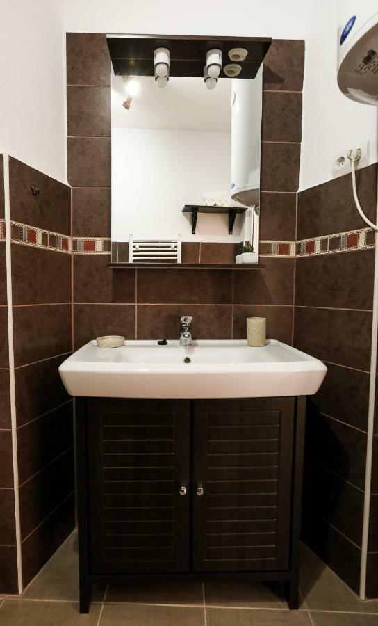 Serenity House Apartments 锡比乌 外观 照片