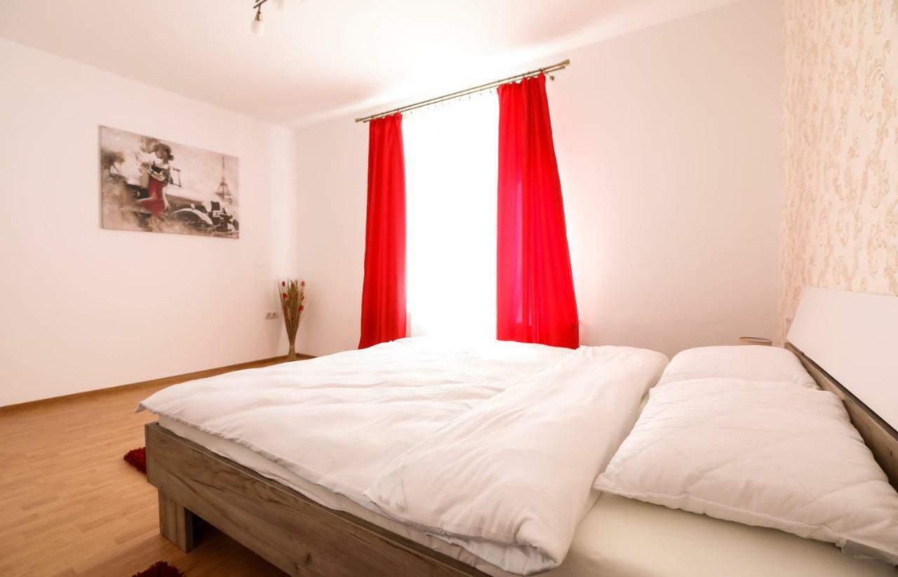 Serenity House Apartments 锡比乌 外观 照片